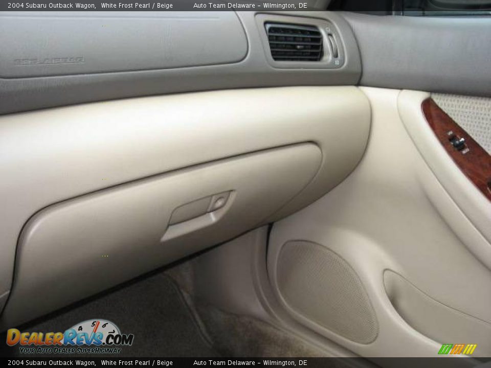 2004 Subaru Outback Wagon White Frost Pearl / Beige Photo #23