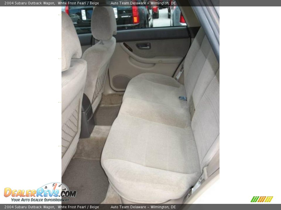 2004 Subaru Outback Wagon White Frost Pearl / Beige Photo #25