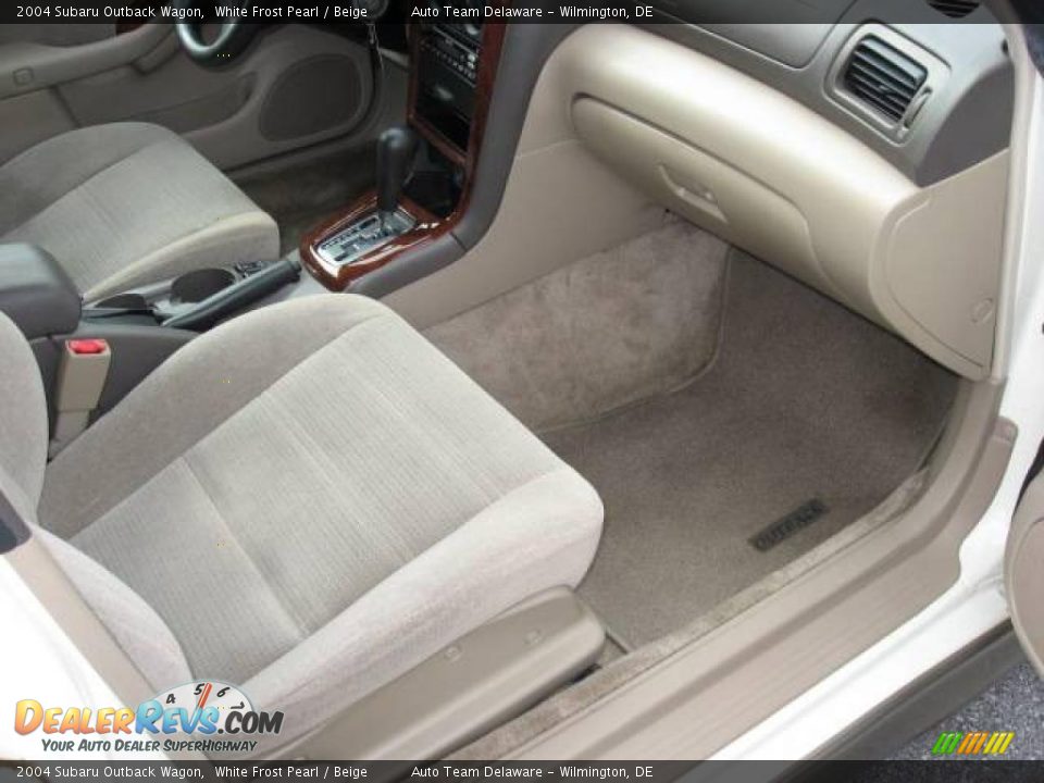 2004 Subaru Outback Wagon White Frost Pearl / Beige Photo #26