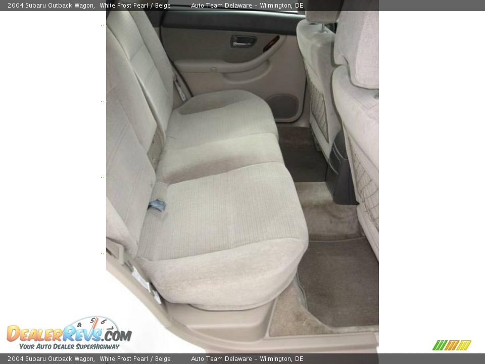 2004 Subaru Outback Wagon White Frost Pearl / Beige Photo #28