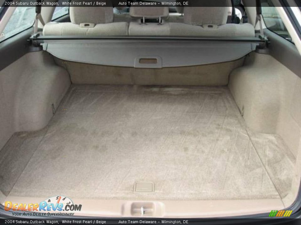 2004 Subaru Outback Wagon White Frost Pearl / Beige Photo #29