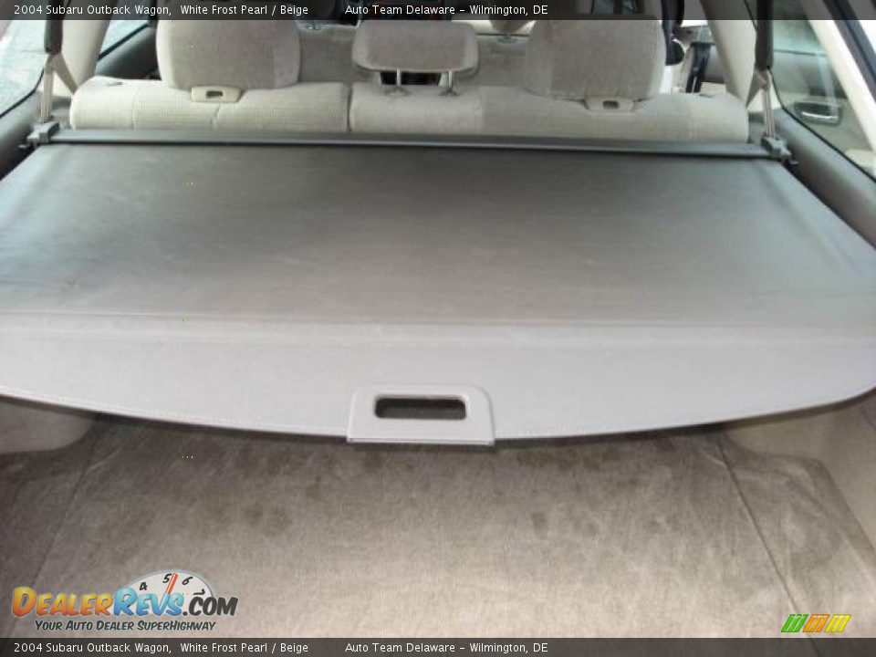 2004 Subaru Outback Wagon White Frost Pearl / Beige Photo #30