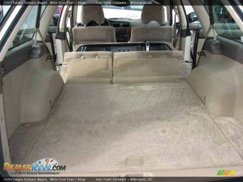 2004 Subaru Outback Wagon White Frost Pearl / Beige Photo #31