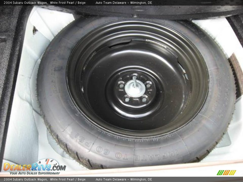 2004 Subaru Outback Wagon White Frost Pearl / Beige Photo #33