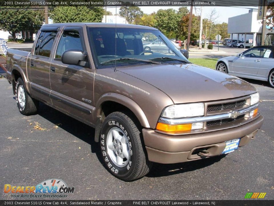 2003 Chevrolet S10 LS Crew Cab 4x4 Sandalwood Metallic / Graphite Photo #2