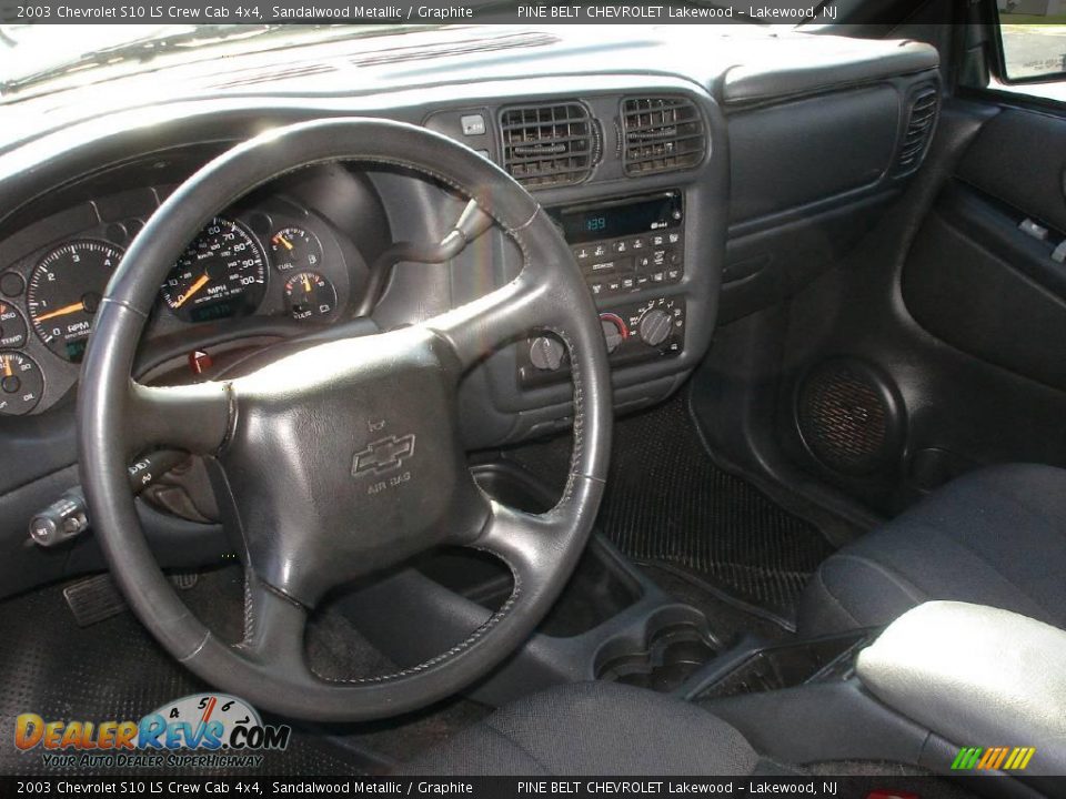 2003 Chevrolet S10 LS Crew Cab 4x4 Sandalwood Metallic / Graphite Photo #9