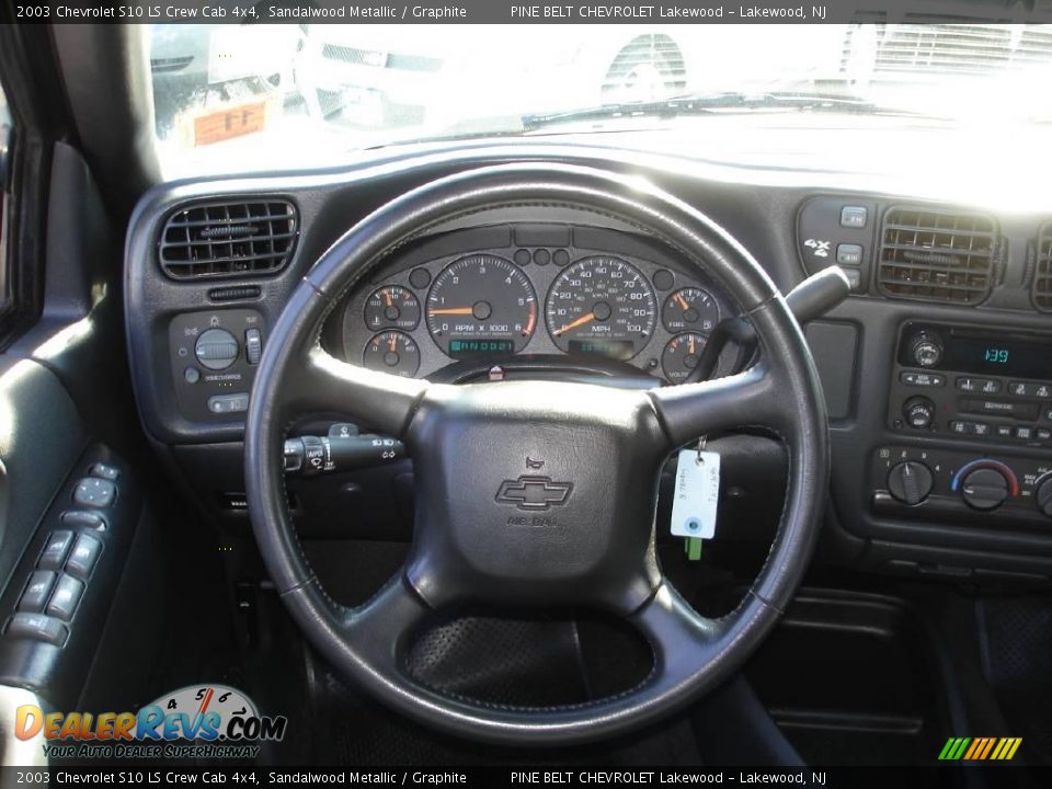 2003 Chevrolet S10 LS Crew Cab 4x4 Sandalwood Metallic / Graphite Photo #11