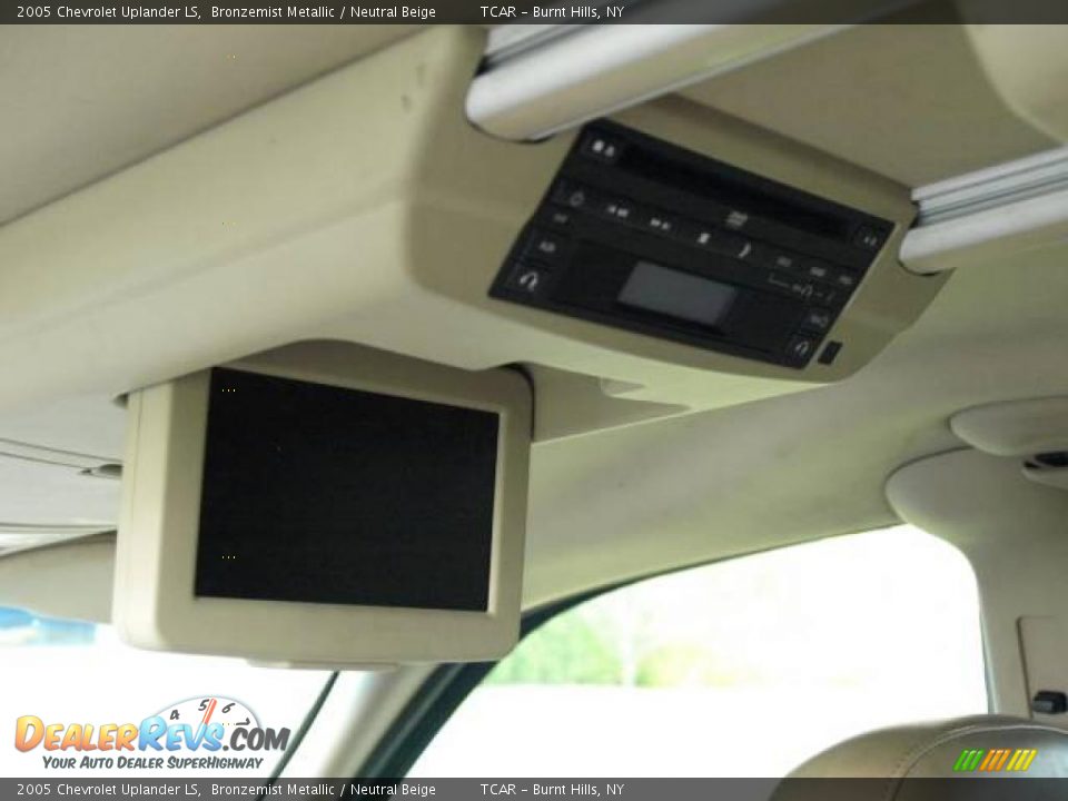 2005 Chevrolet Uplander LS Bronzemist Metallic / Neutral Beige Photo #12