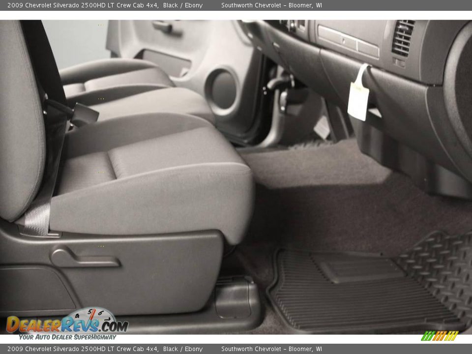 2009 Chevrolet Silverado 2500HD LT Crew Cab 4x4 Black / Ebony Photo #4