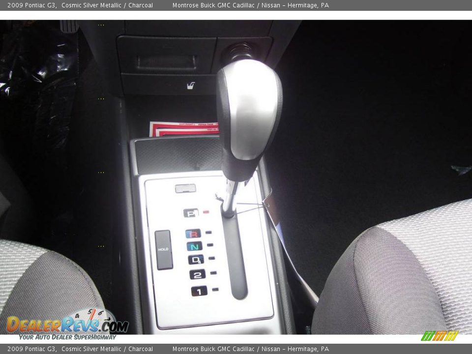 2009 Pontiac G3 Cosmic Silver Metallic / Charcoal Photo #10