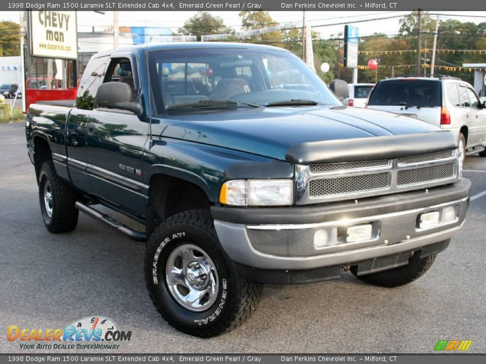 1998 Dodge Ram 1500 Laramie SLT Extended Cab 4x4 Emerald Green Pearl / Gray Photo #3