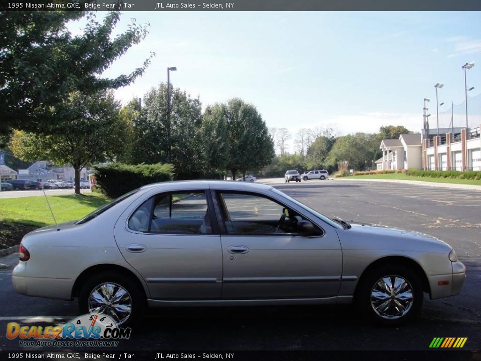 1995 Nissan Altima GXE Beige Pearl / Tan Photo #7