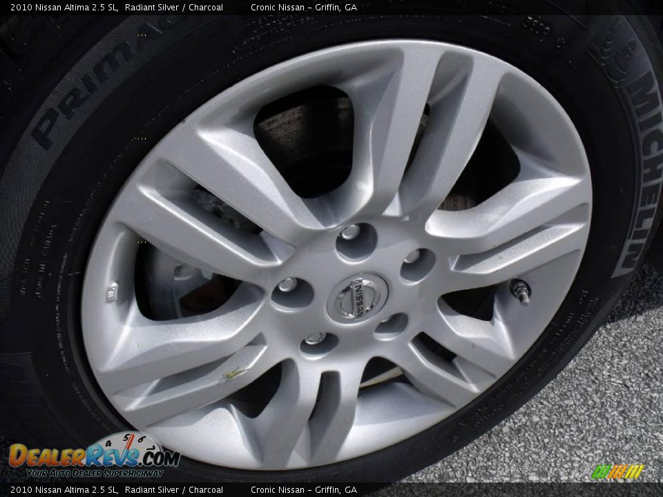 2010 Nissan Altima 2.5 SL Radiant Silver / Charcoal Photo #9
