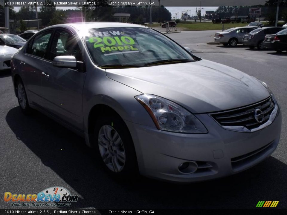 2010 Nissan Altima 2.5 SL Radiant Silver / Charcoal Photo #7