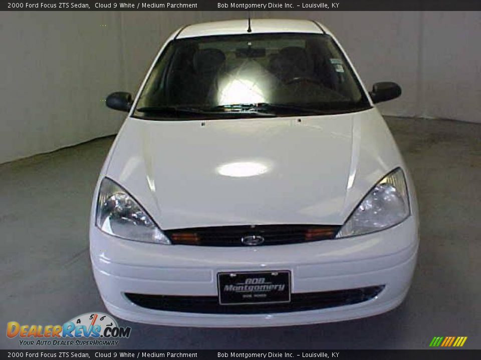 2000 Ford Focus ZTS Sedan Cloud 9 White / Medium Parchment Photo #2