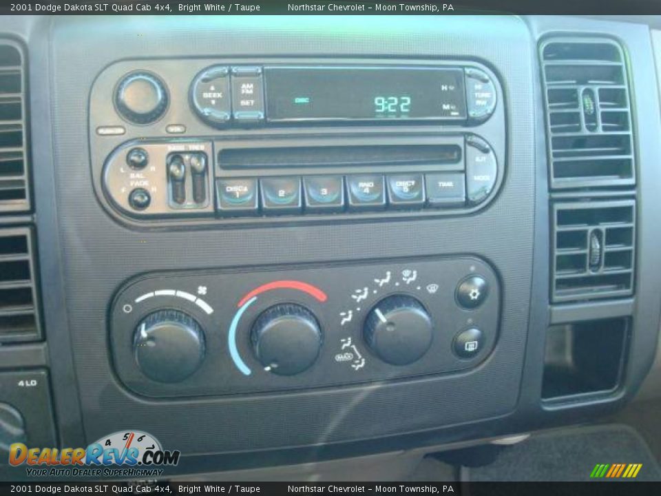 2001 Dodge Dakota SLT Quad Cab 4x4 Bright White / Taupe Photo #18