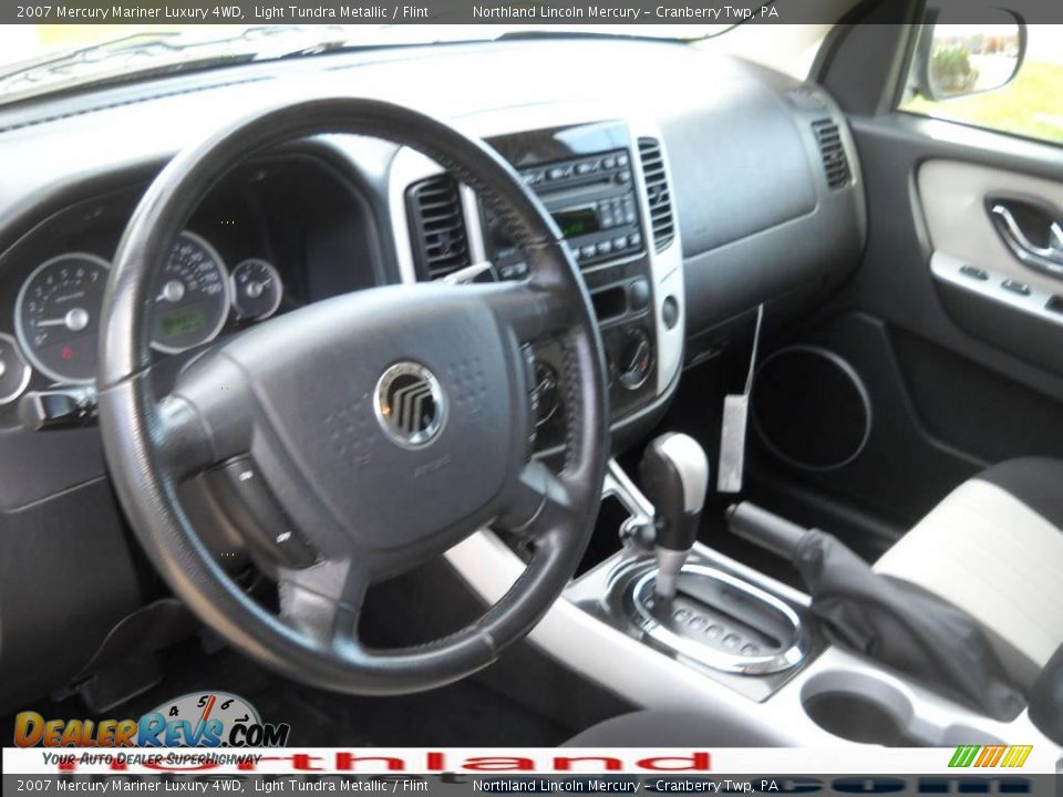 2007 Mercury Mariner Luxury 4WD Light Tundra Metallic / Flint Photo #7