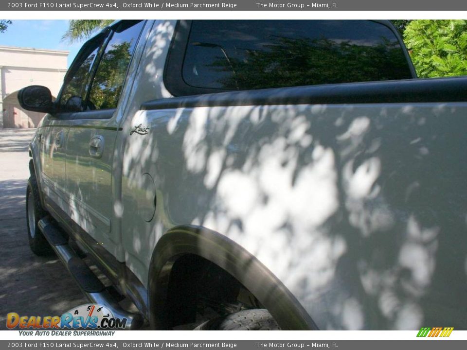 2003 Ford F150 Lariat SuperCrew 4x4 Oxford White / Medium Parchment Beige Photo #17