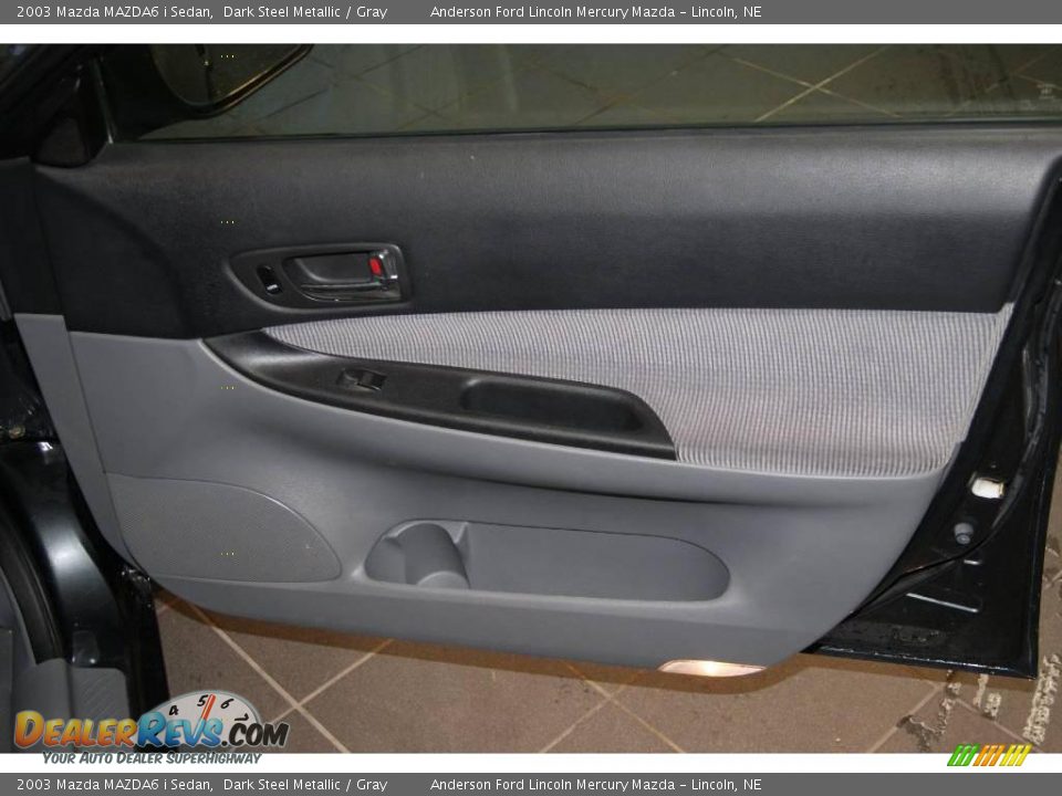 2003 Mazda MAZDA6 i Sedan Dark Steel Metallic / Gray Photo #31