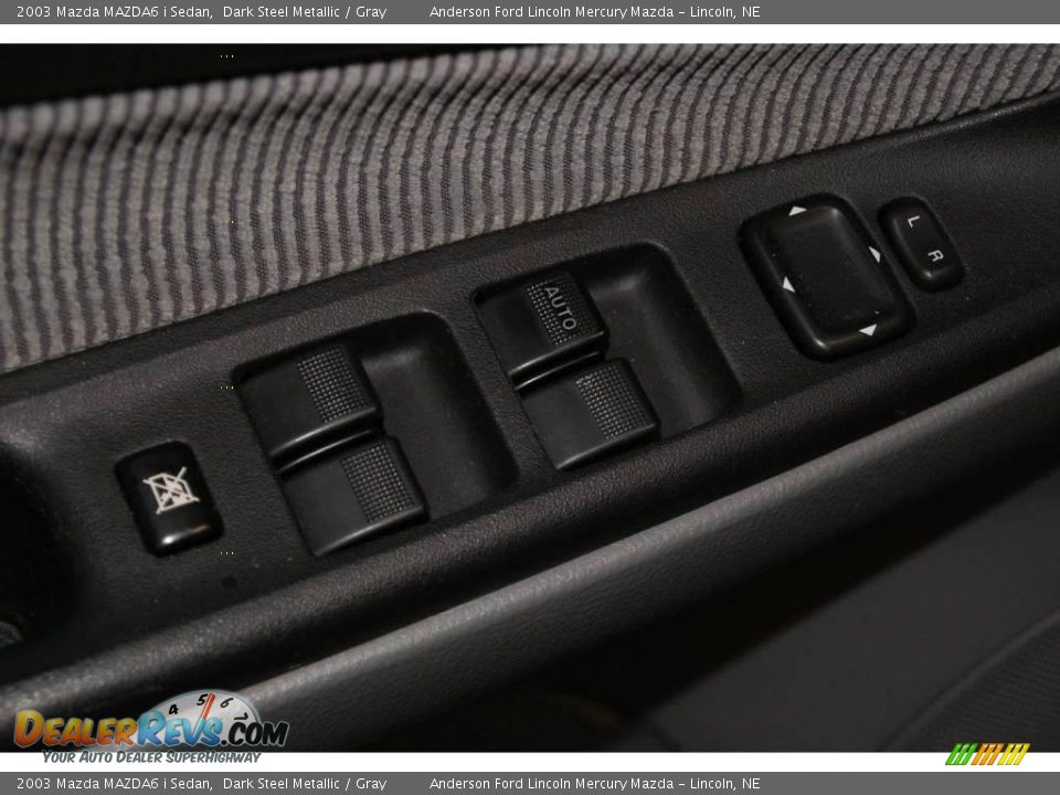 2003 Mazda MAZDA6 i Sedan Dark Steel Metallic / Gray Photo #35