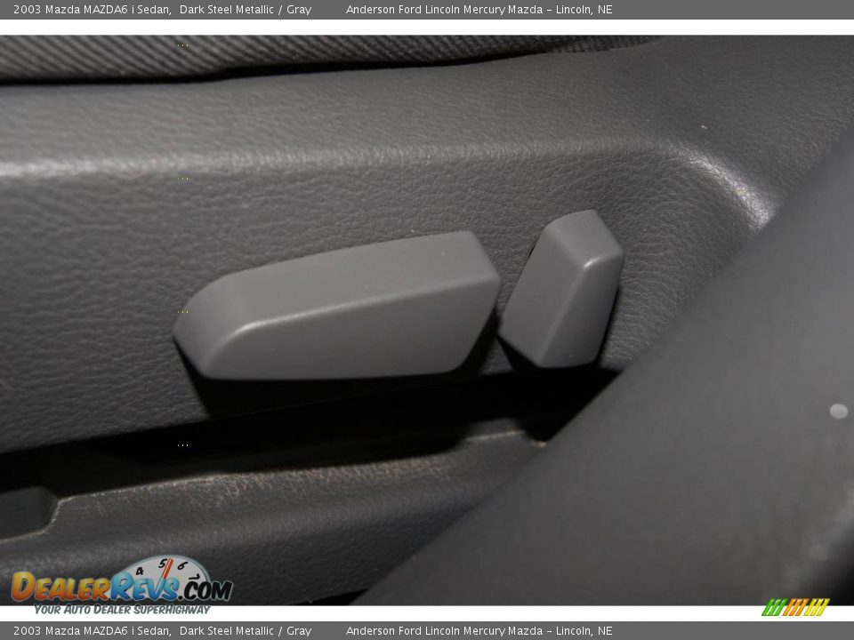 2003 Mazda MAZDA6 i Sedan Dark Steel Metallic / Gray Photo #36