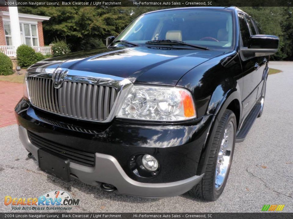 2004 Lincoln Navigator Luxury Black Clearcoat / Light Parchment Photo #1