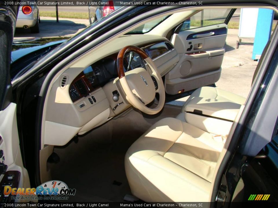 2008 Lincoln Town Car Signature Limited Black / Light Camel Photo #12