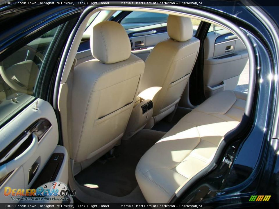 2008 Lincoln Town Car Signature Limited Black / Light Camel Photo #13