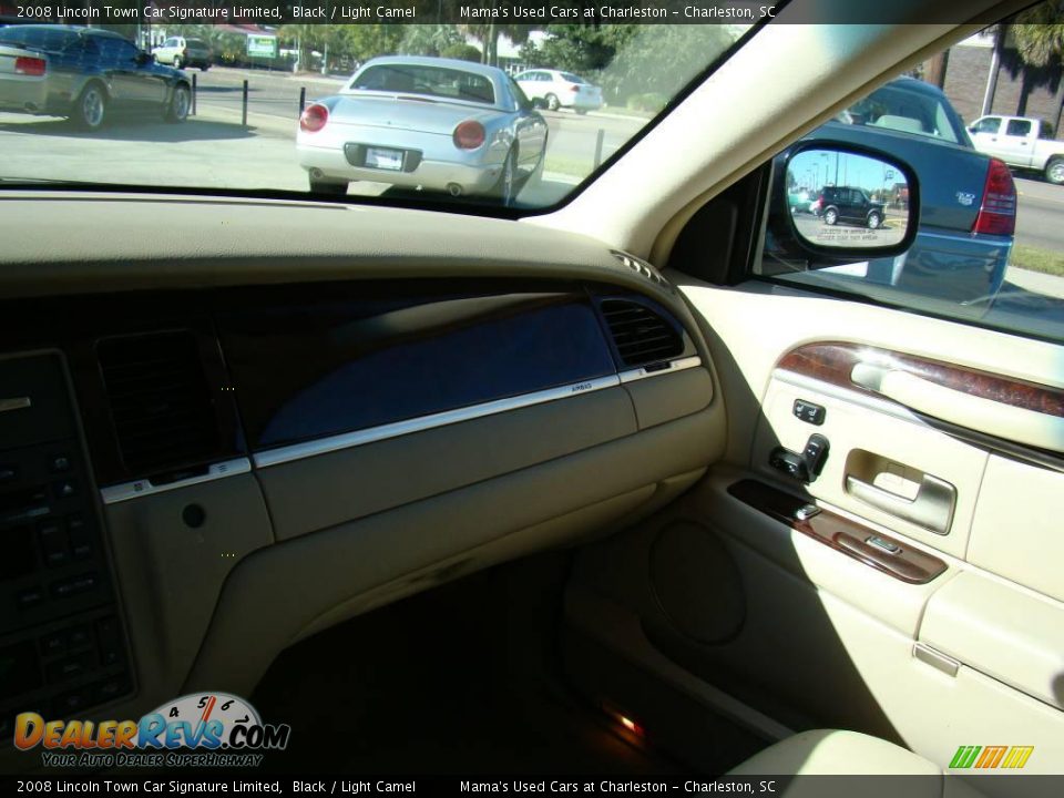 2008 Lincoln Town Car Signature Limited Black / Light Camel Photo #17