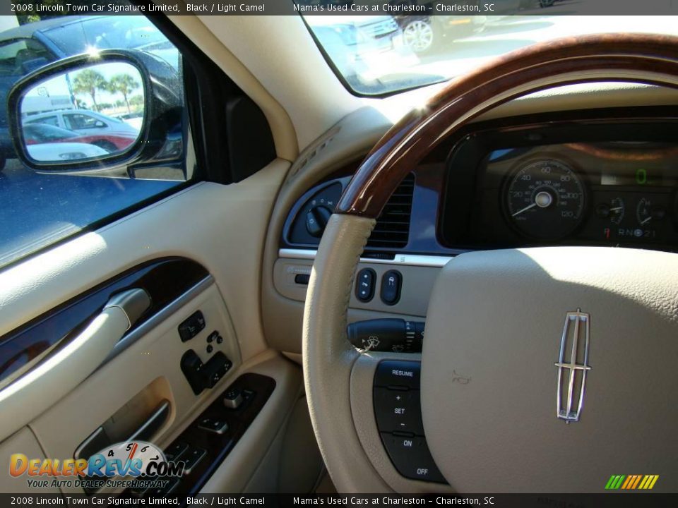 2008 Lincoln Town Car Signature Limited Black / Light Camel Photo #19