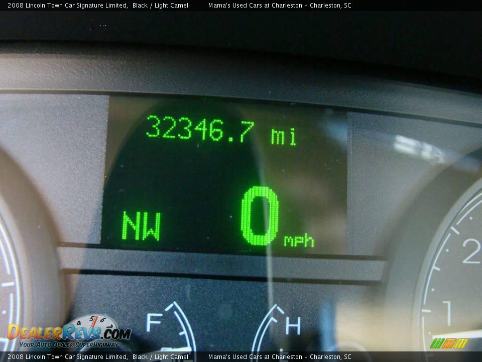2008 Lincoln Town Car Signature Limited Black / Light Camel Photo #22