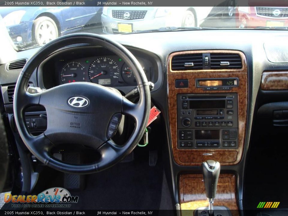 2005 Hyundai XG350 Black Obsidian / Black Photo #17