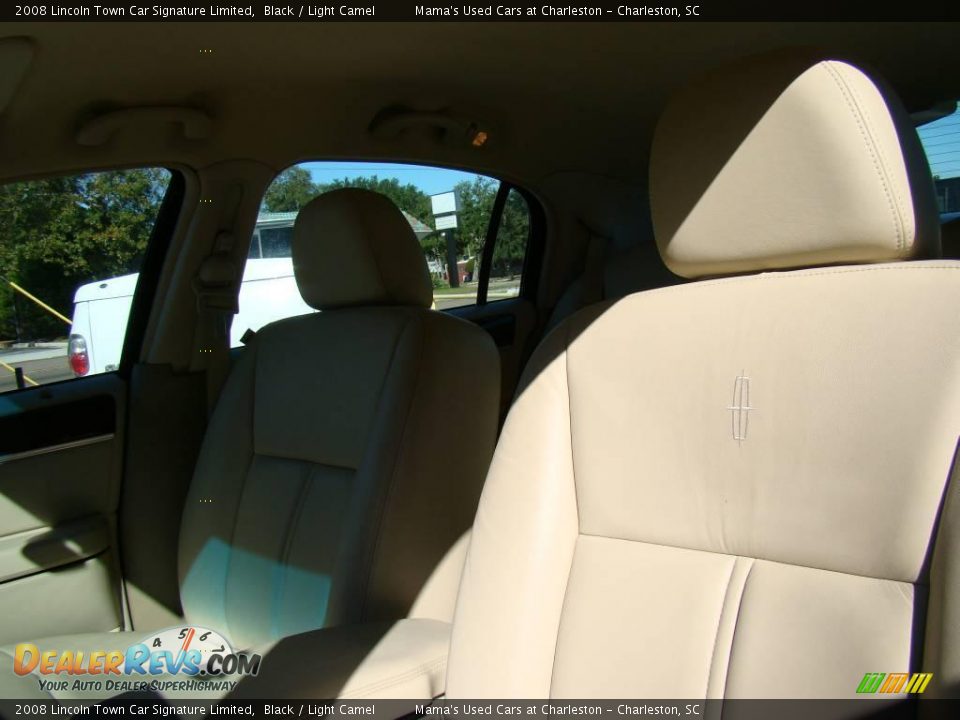 2008 Lincoln Town Car Signature Limited Black / Light Camel Photo #30
