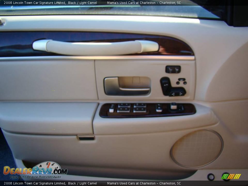 2008 Lincoln Town Car Signature Limited Black / Light Camel Photo #32