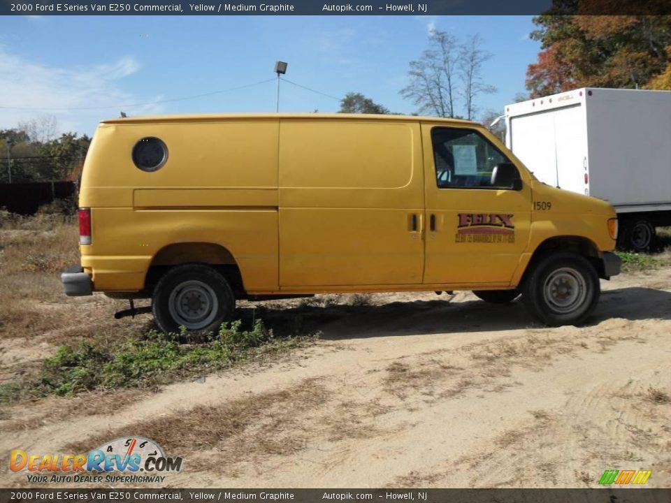 2000 Ford E Series Van E250 Commercial Yellow / Medium Graphite Photo #4