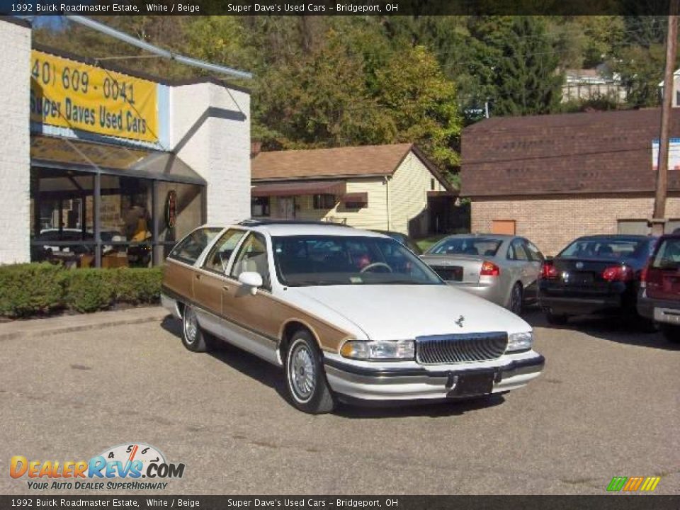 1992 Buick Roadmaster Estate White / Beige Photo #2