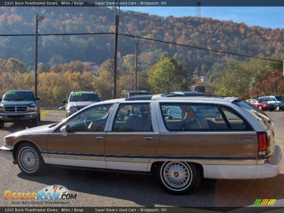 1992 Buick Roadmaster Estate White / Beige Photo #5