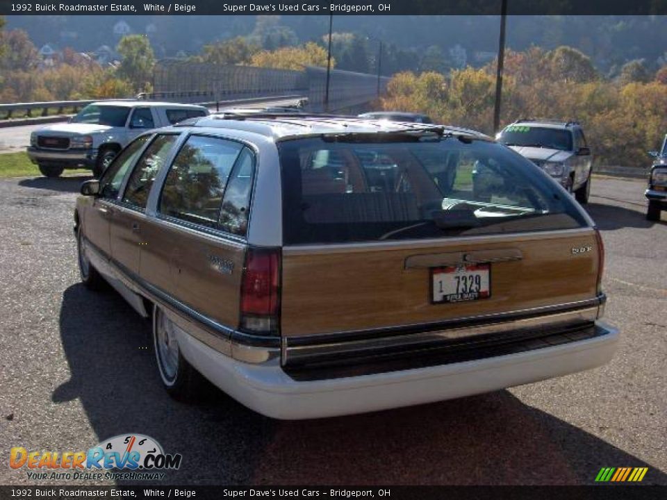 1992 Buick Roadmaster Estate White / Beige Photo #6