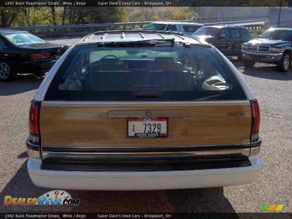 1992 Buick Roadmaster Estate White / Beige Photo #7