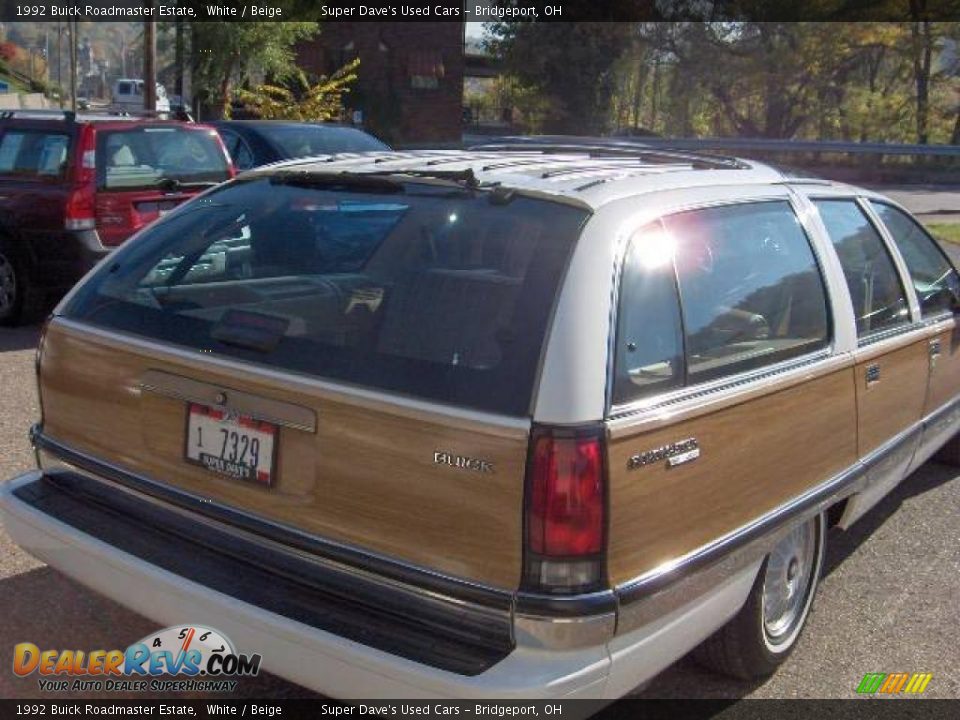 1992 Buick Roadmaster Estate White / Beige Photo #8