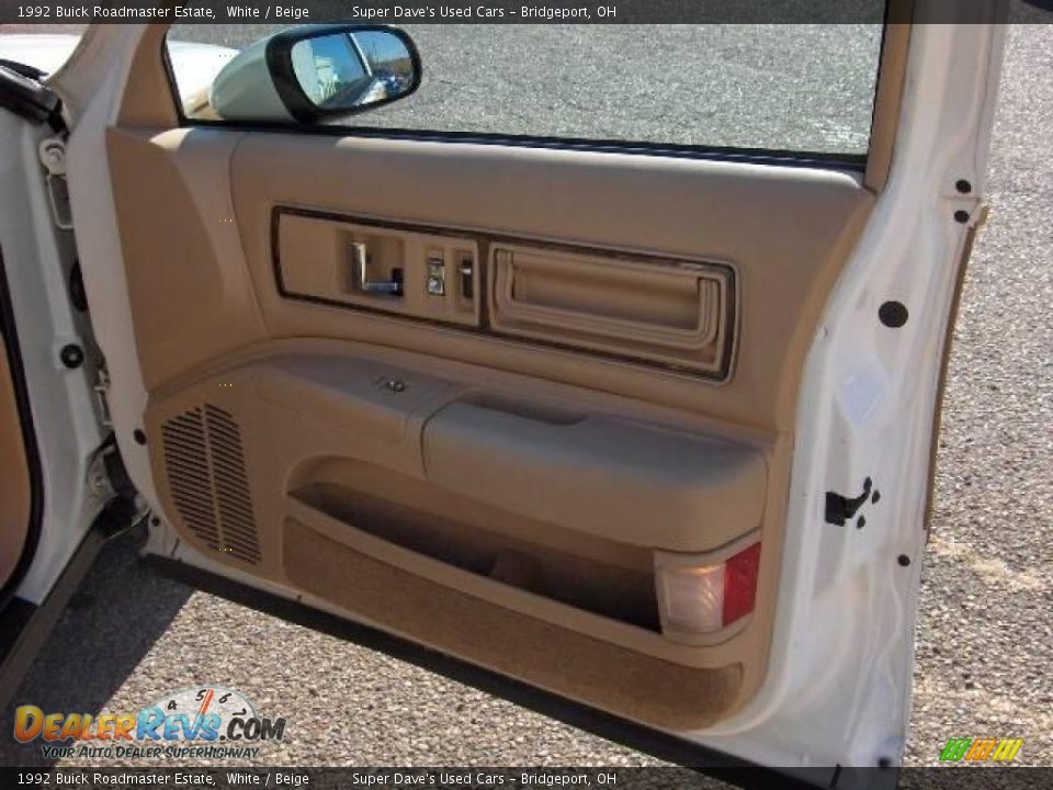 1992 Buick Roadmaster Estate White / Beige Photo #10