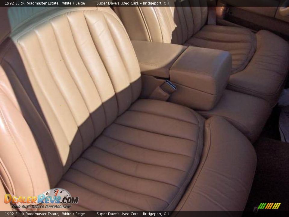 1992 Buick Roadmaster Estate White / Beige Photo #11
