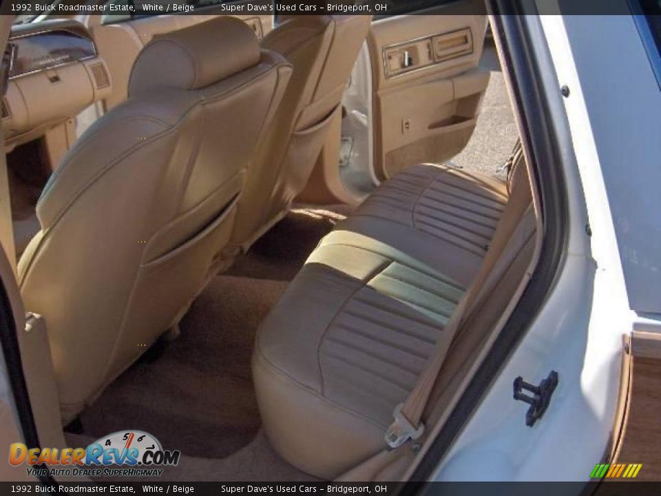 1992 Buick Roadmaster Estate White / Beige Photo #29
