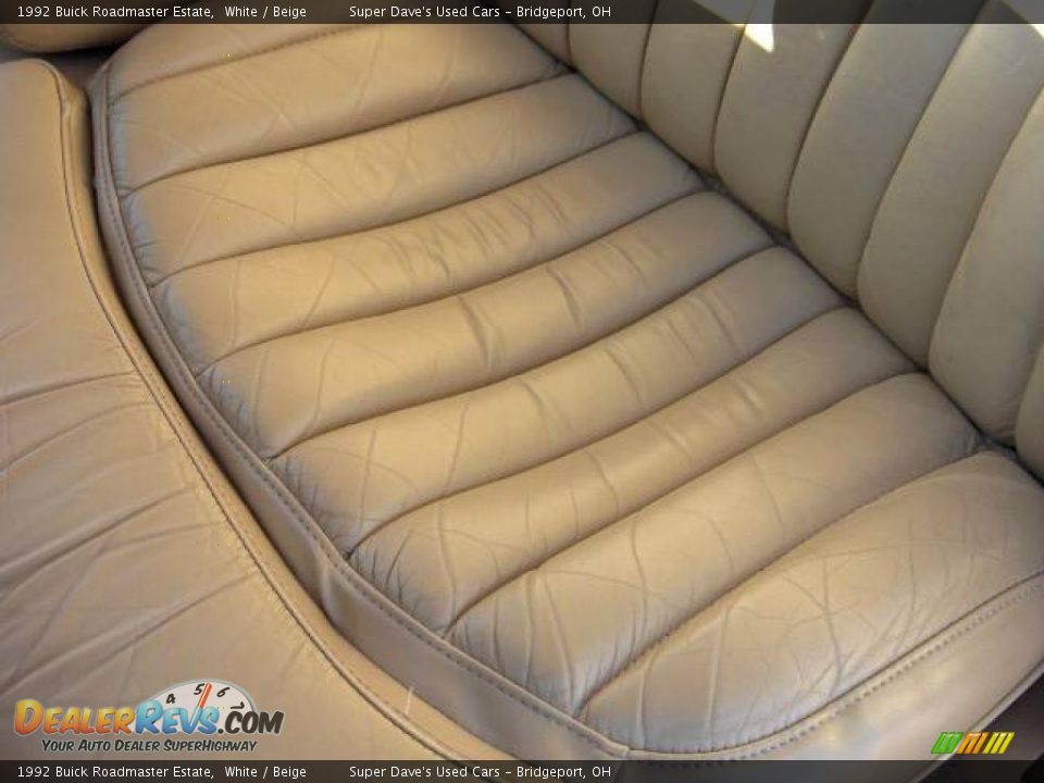 1992 Buick Roadmaster Estate White / Beige Photo #32