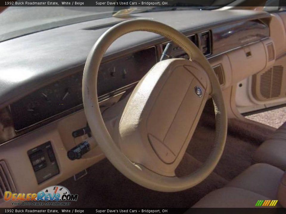 1992 Buick Roadmaster Estate White / Beige Photo #34