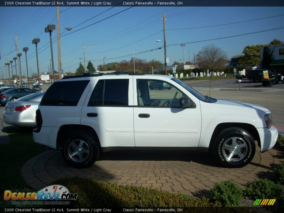 2006 Chevrolet TrailBlazer LS 4x4 Summit White / Light Gray Photo #5