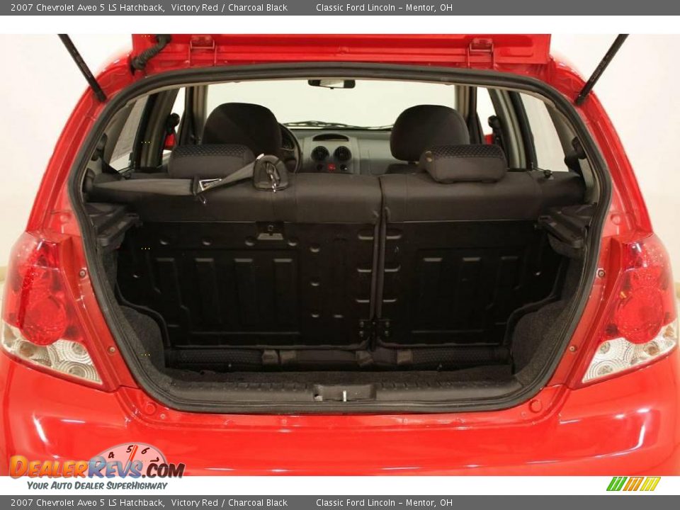2007 Chevrolet Aveo 5 LS Hatchback Victory Red / Charcoal Black Photo #17