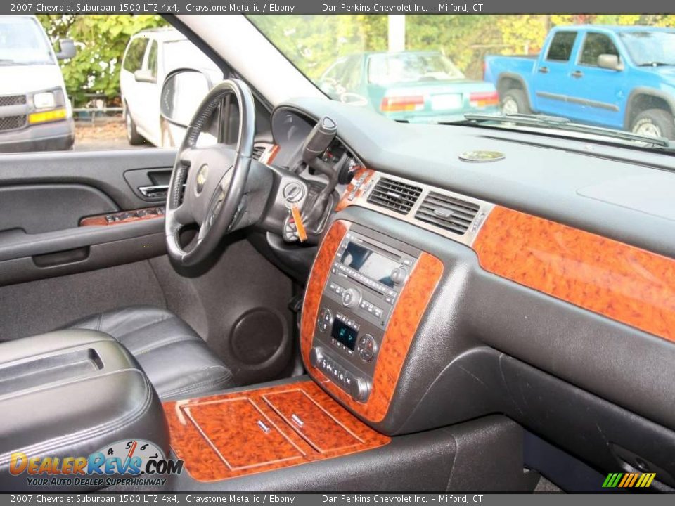 2007 Chevrolet Suburban 1500 LTZ 4x4 Graystone Metallic / Ebony Photo #12