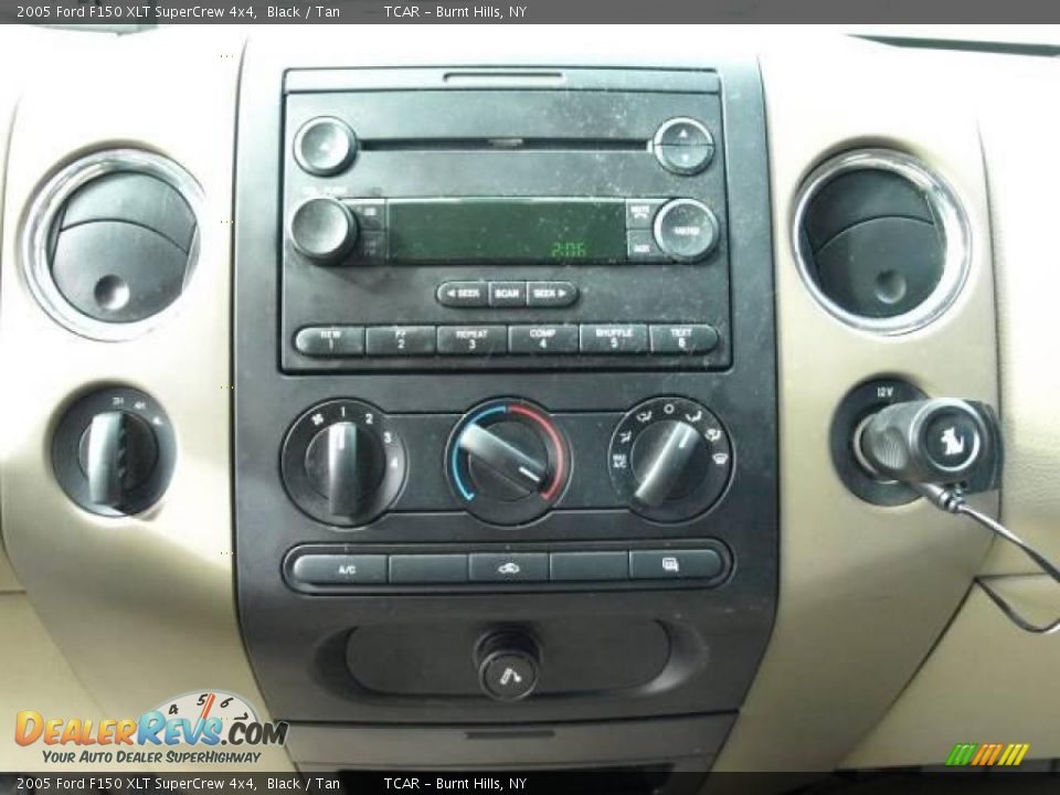 2005 Ford F150 XLT SuperCrew 4x4 Black / Tan Photo #12