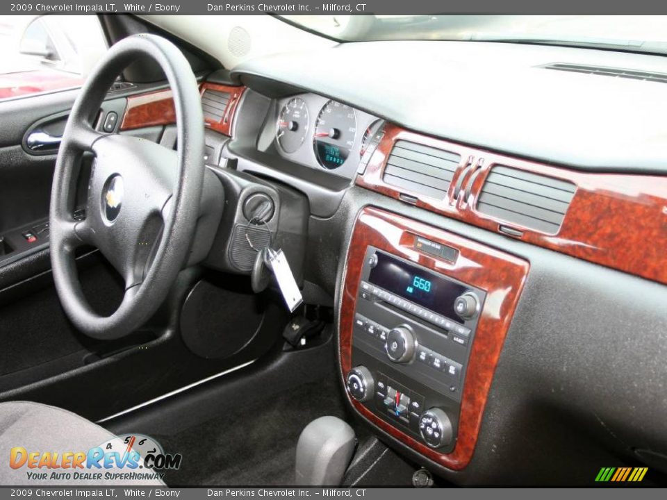 2009 Chevrolet Impala LT White / Ebony Photo #10
